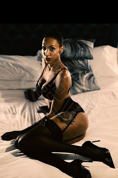 Foto Transescort Annunci Napoli Naomi Closed